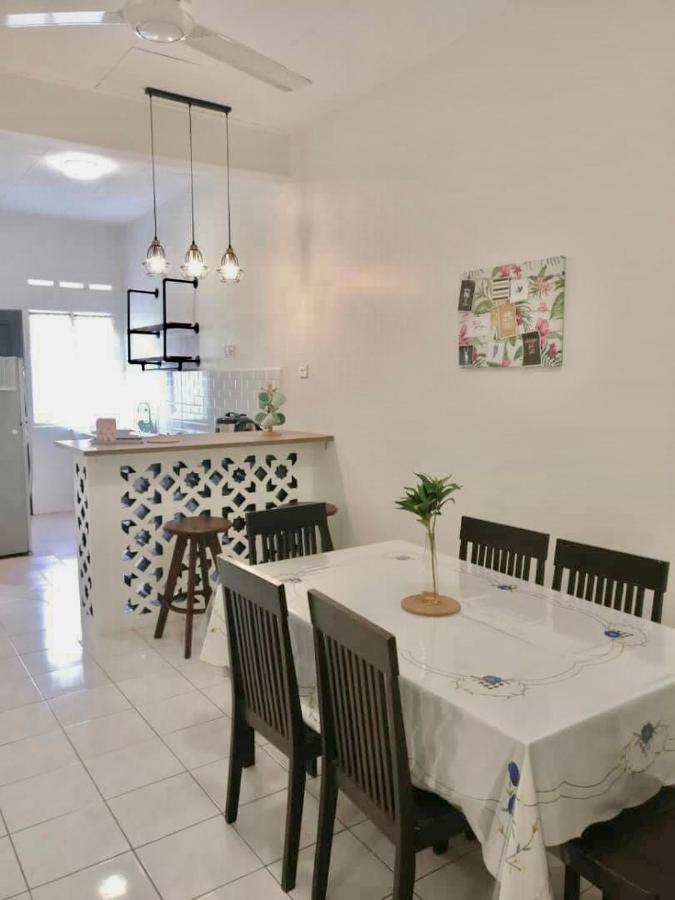 The Serene Homestay, Port Dickson Exteriör bild