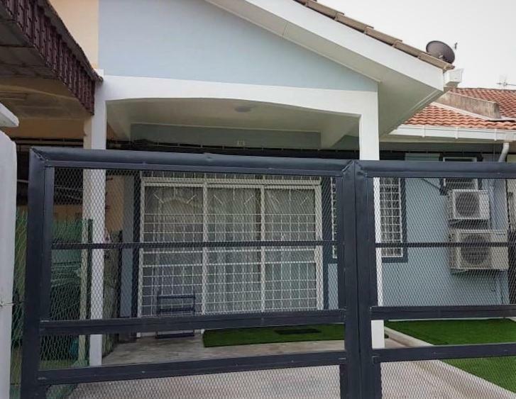 The Serene Homestay, Port Dickson Exteriör bild